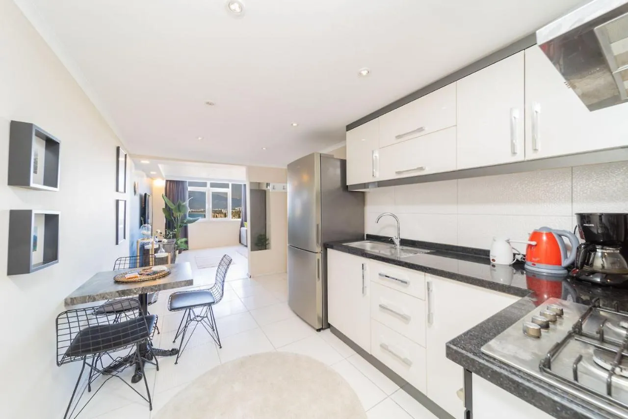 Apartmán Superb Flat Near Hadrian'S Gate Antalya 0*,  Turecko